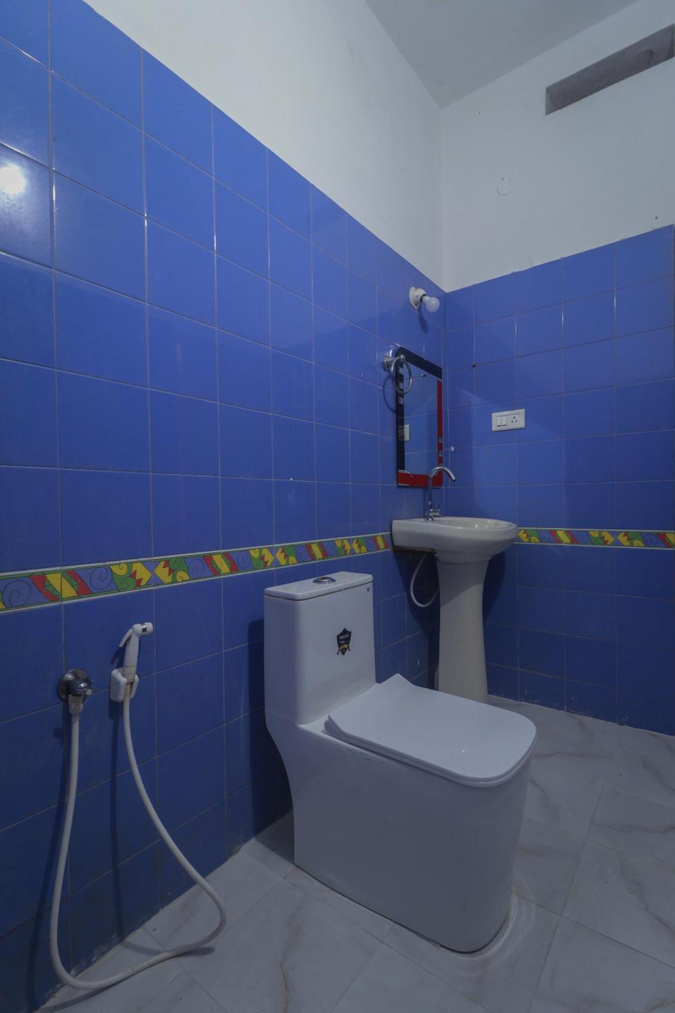 Flintstone Home Kushālnagar Exterior foto