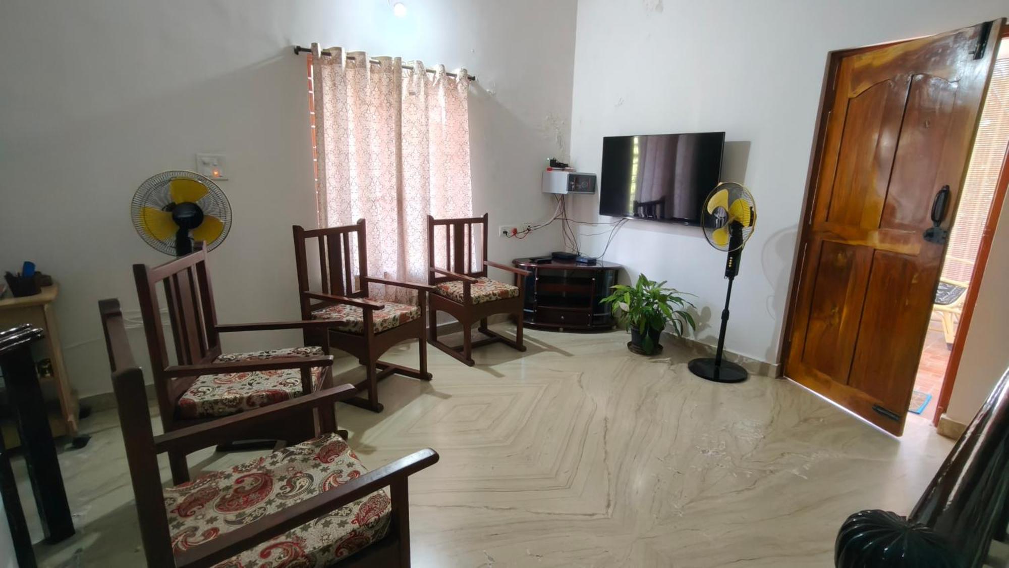 Flintstone Home Kushālnagar Exterior foto